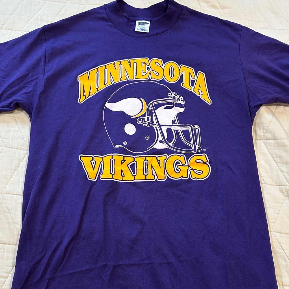 Rare- Purple Minnesota Vikings T-Shirt Made in the USA